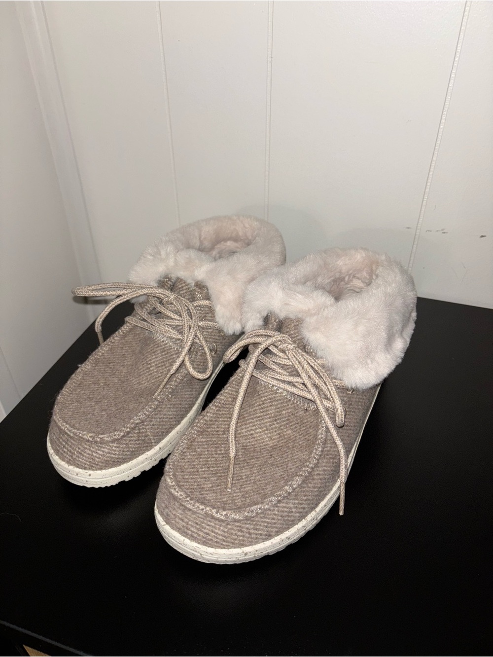 Hey Dude Women's Taupe Faux-Fur Lined Lace-Up Slippers